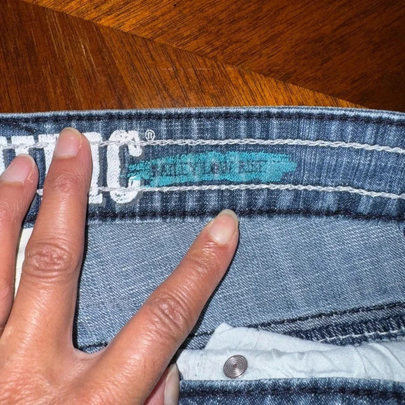 Hydraulic Jeans Cut Off Denim Thick Stitch Embroidered Shorts Size 15/16 - Picture 7 of 13